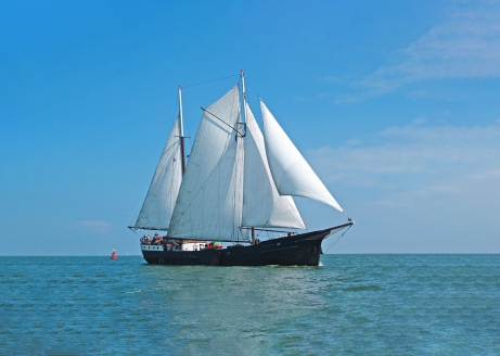 Begeben Sie sich auf eine großartige Reise mit dem Segelschiff Wapen fan Fryslân.