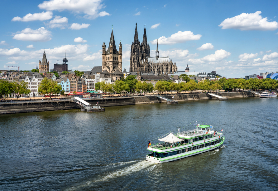 Die Domstadt Köln markiert Start- und Zielpunkt Ihrer Flusskreuzfahrt.