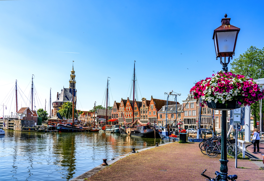 Der historische Hafen in Hoorn lädt zu ausgiebigen Spaziergängen ein.