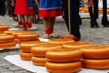 Probieren Sie unbedingt den berühmten niederländischen Käse.