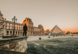 Das Louvre Museum in Paris sollten Sie sich auf keinen Fall entgehen lassen!