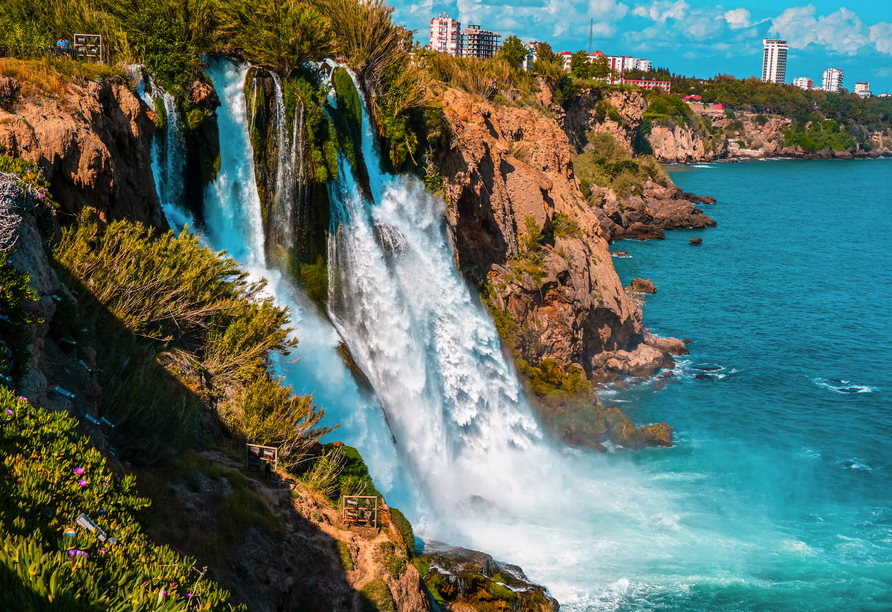 Bei Ihrem inkludierten Ausflug erleben Sie den Düden Wasserfall etwas außerhalb von Antalya.
