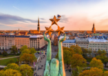 Ein Panoramablick auf die wunderschöne Altstadt von Riga