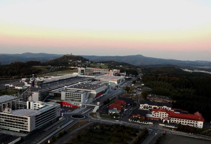 Direkt an der Rennstrecke gelegen, empfängt Sie Ihr Motorsport Hotel Nürburgring.