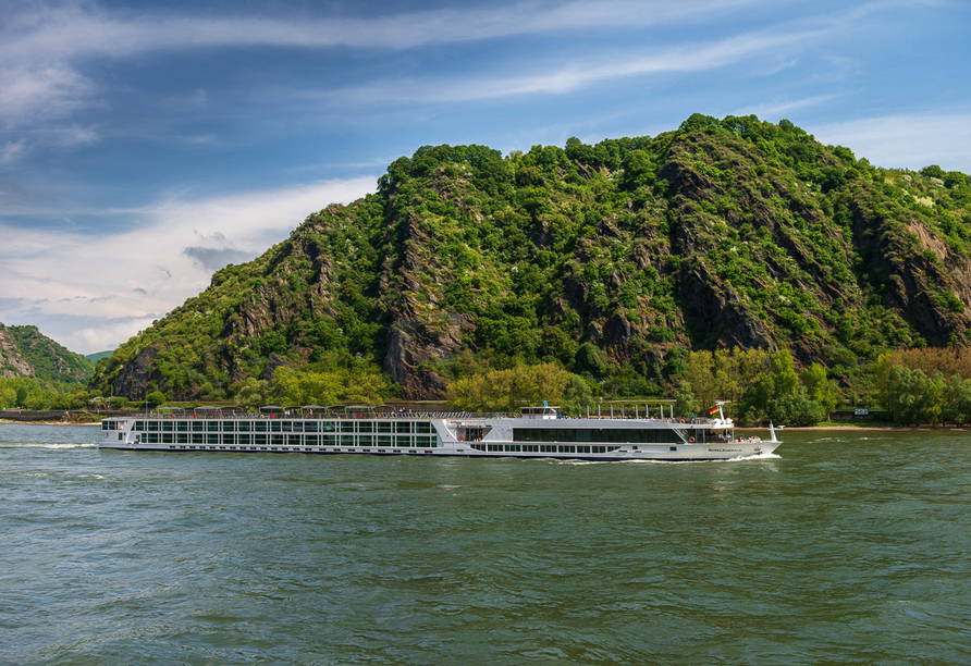 MS Royal Emerald, Außen
