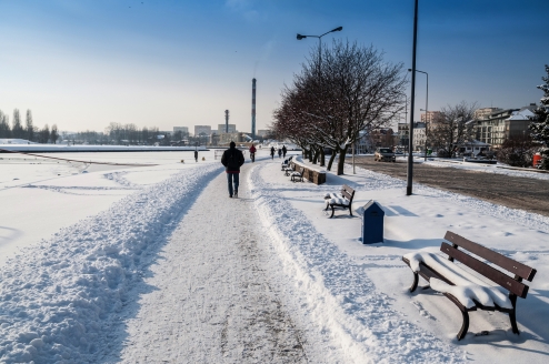 Die winterliche Landschaft lädt zu gemütlichen Spaziergängen ein.