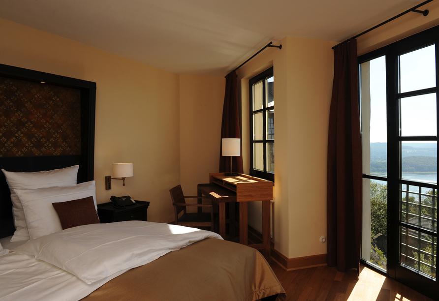Beispiel eines Doppelzimmers Komfort Seeblick im Hotel Schloss Waldeck
