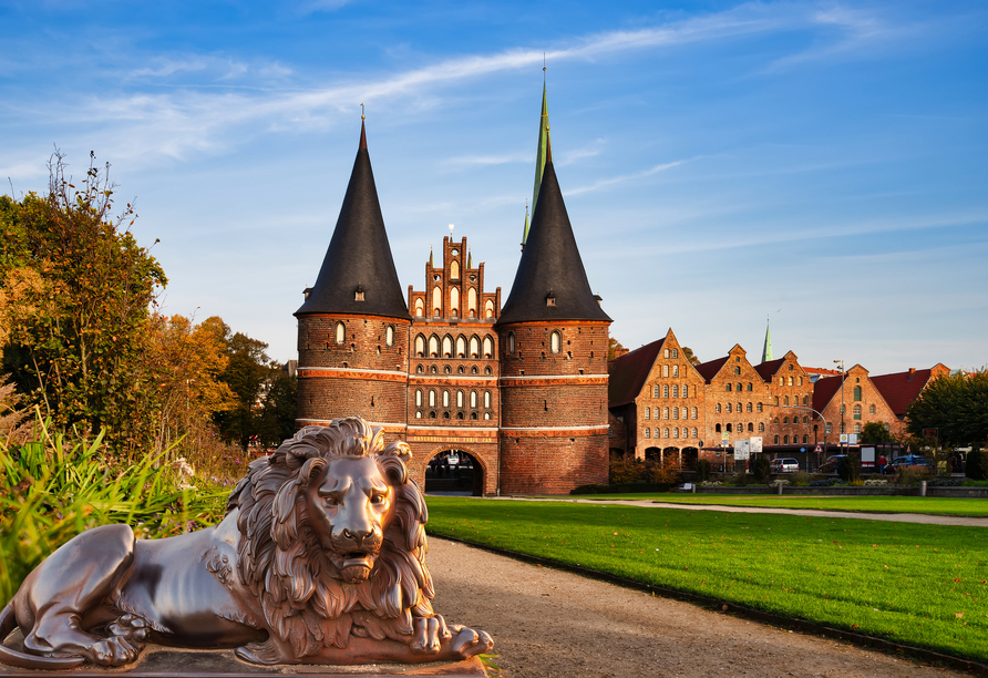 Lübeck mit dem berühmten Holstentor ist einer der kulturellen Höhepunkte Ihrer Reise.