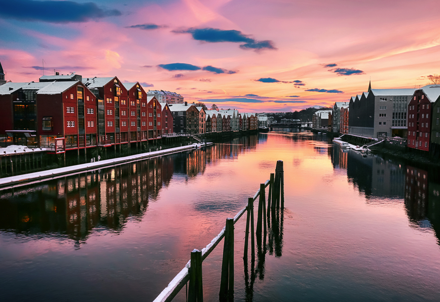 Trondheim mit dem Fluss Nidelva