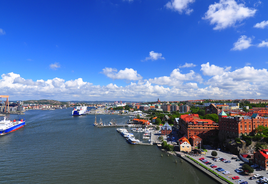 Göteborg ist die zweitgrößte Stadt Schwedens und von zahlreichen Grachten geprägt.