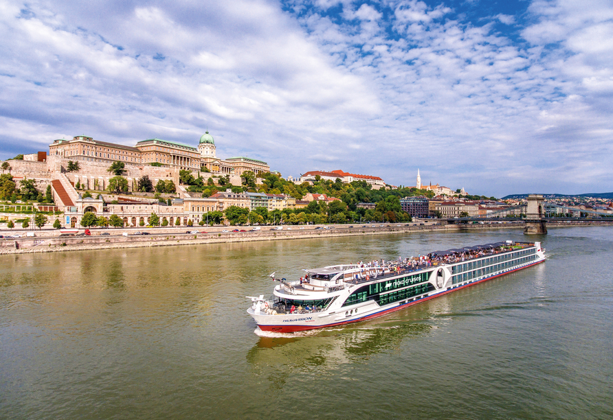 An Bord von nickoVISION erleben Sie eine unvergessliche Flusskreuzfahrt auf der Donau!