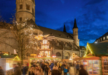 Besuchen Sie den Weihnachtsmarkt am Bonner Münster.