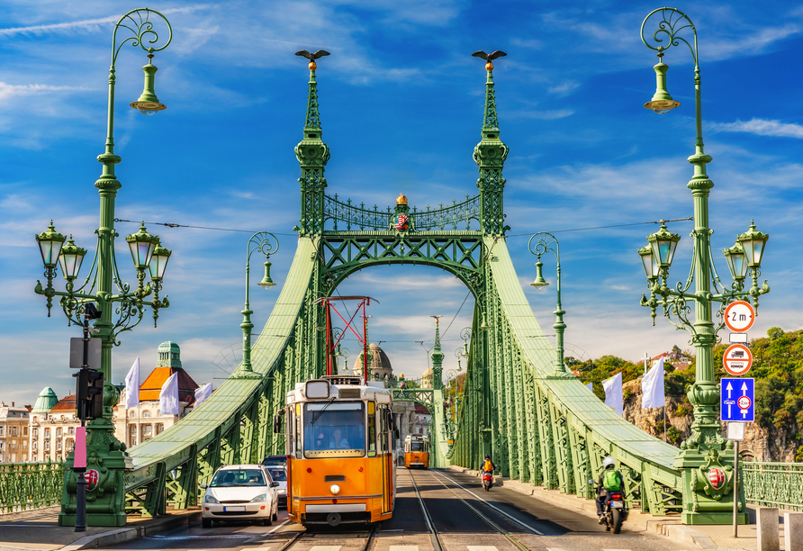 Wunderschön anzusehen ist die Freiheitsbrücke in Budapest.