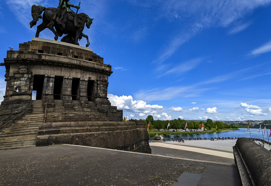Am Deutschen Eck entdecken Sie auch das imposante Kaiser-Wilhelm-Denkmal.