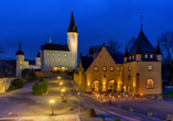Schlosshotel Purschenstein, Außenansicht des Hotels bei Nacht