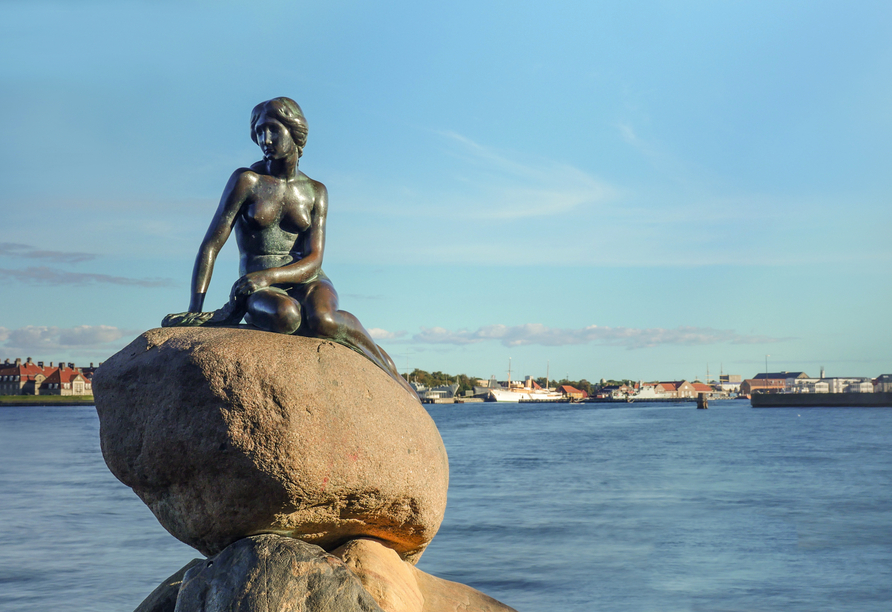 Die Kleine Meerjungfrau begrüßt Sie in Kopenhagen.