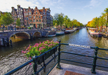 Wie wäre es mit einer Grachtenfahrt im schönen Amsterdam?