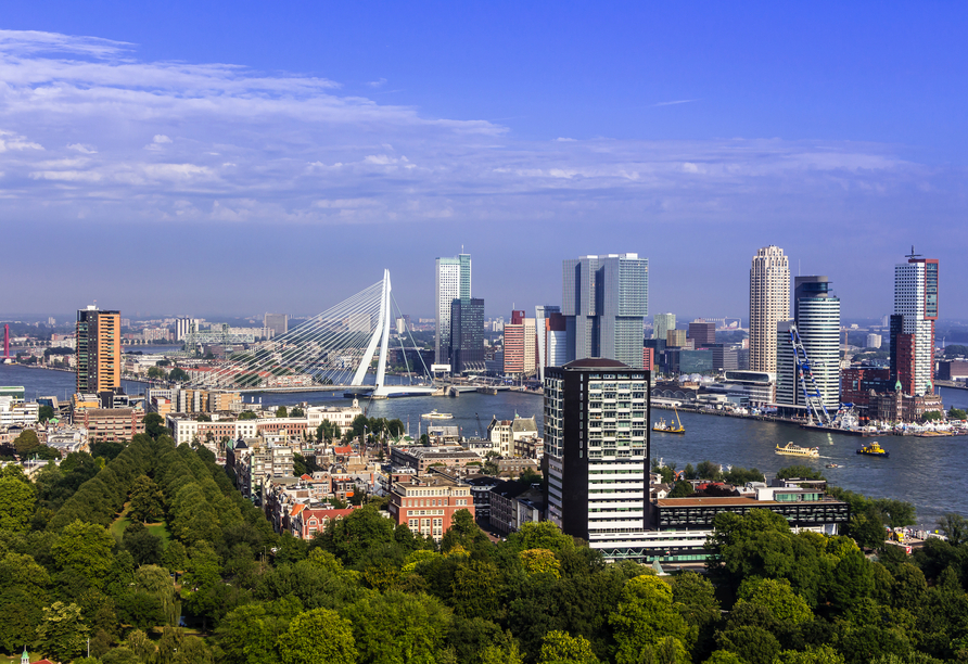 Wegen der vielen Hochhäuser und dem urbanen Stil wird Rotterdam auch liebevoll 
