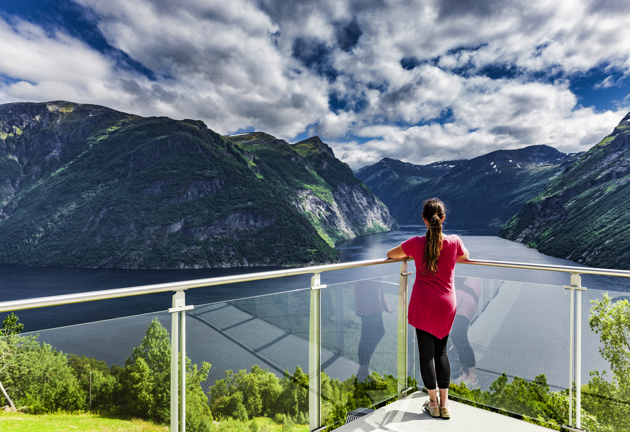 Der spektakuläre Geirangerfjord ist eines der Highlights Ihrer Reise.
