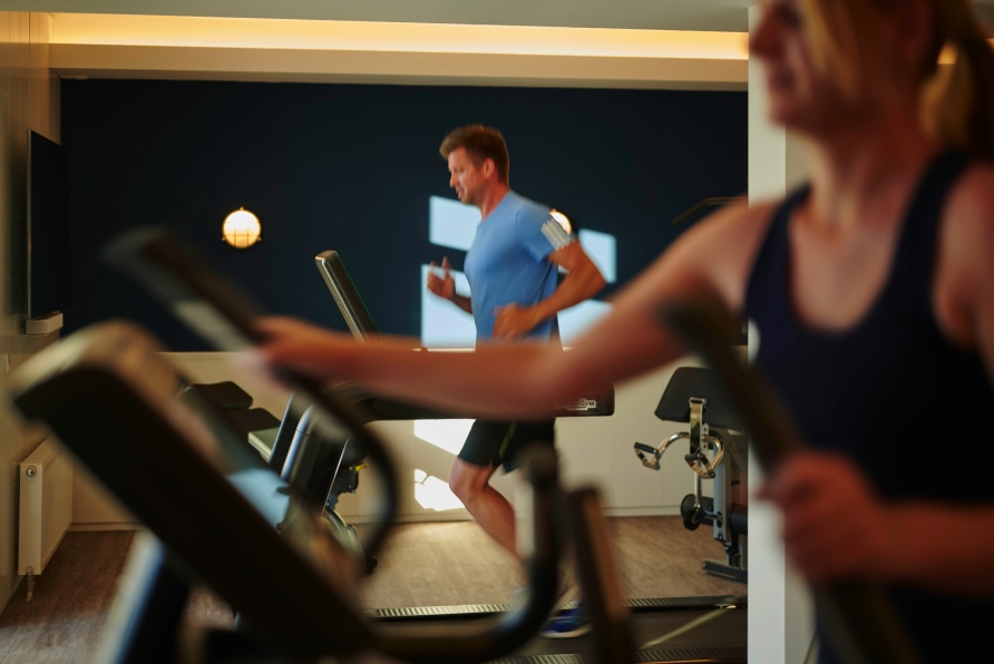 Im Fitnessraum des Hotels können Sie Sport treiben