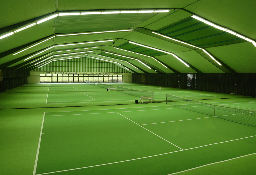 Trans World Hotel Auefeld, Tennis