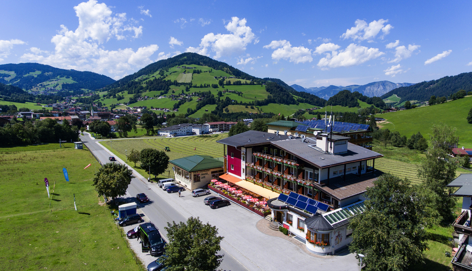 Das Hotel Harfenwirt heißt Sie herzlich willkommen.