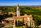 In Aquileia ist die Basilica di Santa Maria Assunta ein Zeuge der glanzvollen Vergangenheit.