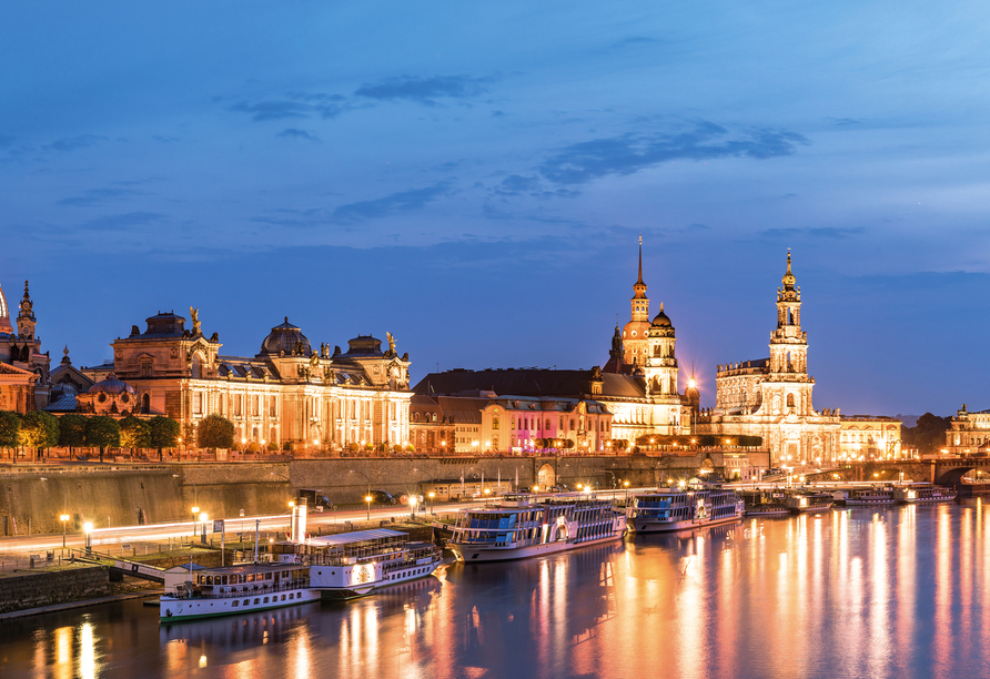 Bei einer Schifffahrt können Sie Dresden aus einem ganz anderen Blickwinkel erleben.