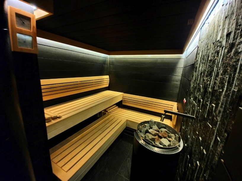 In der Sauna können Sie vollkommen relaxen. 