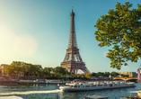Freuen Sie sich auf Ihre inkludierte Schifffahrt auf der Seine mit tollem Paris-Panorama.