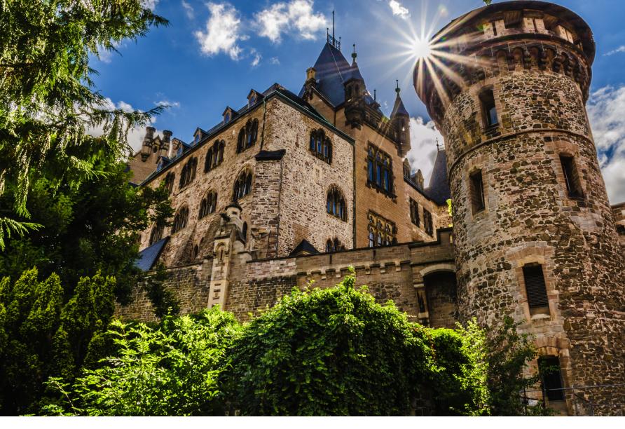 Das prächtige Schloss Wernigerode erwartet Sie direkt vor der Haustür.