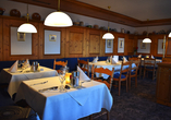 Im Restaurant des Hotels in klassischem Schwarzwaldstil werden Sie sich rundum wohlfühlen.