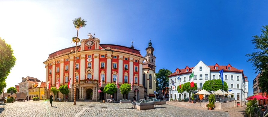 Blick auf den Marktplatz und das Rathaus von Bad Windsheim