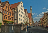 Spazieren Sie beispielsweise durch die Herrngasse von Rothenburg ob der Tauber.