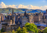 Edinburgh bietet zahlreiche Sehenswürdigkeiten, die es zu entdecken gilt.