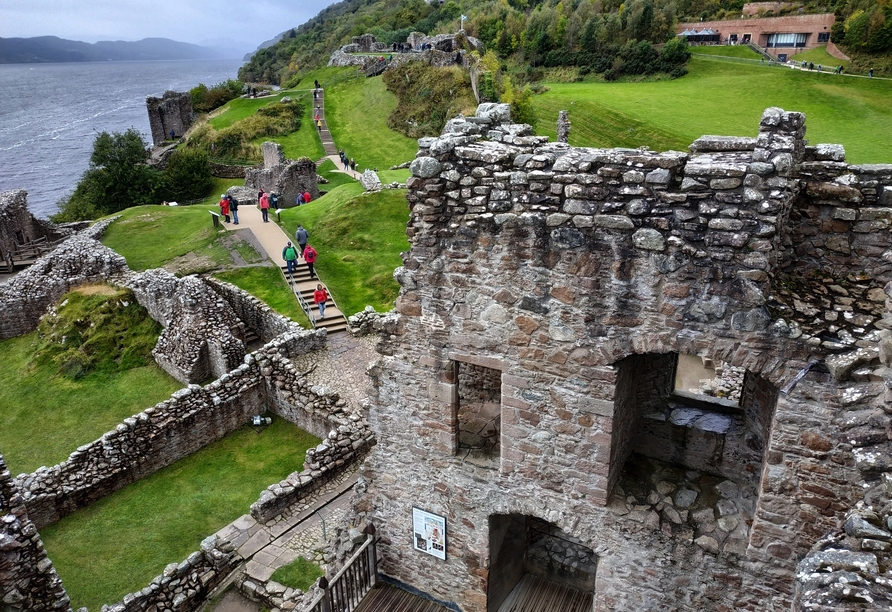 Besuchen Sie das historische Invergordon Castle.