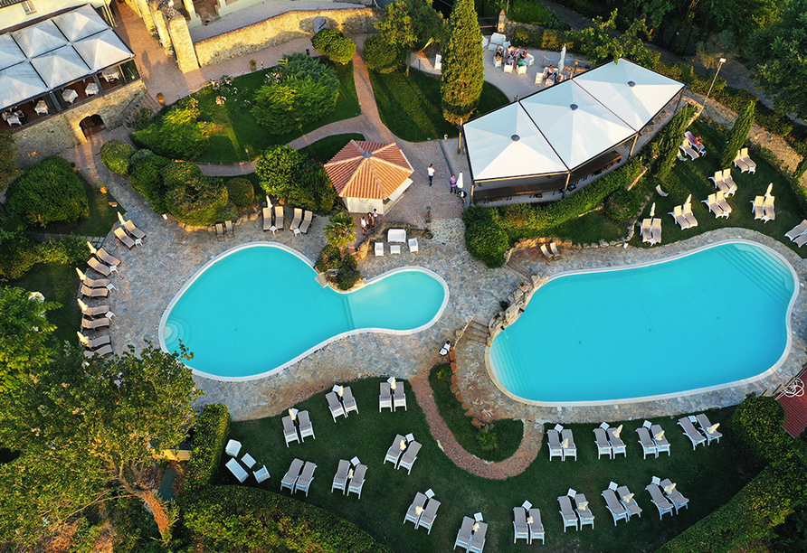 Hotel Abbazia Collemedio Resort & Spa in Collazzone, Italien, Außenpool
