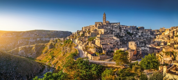 Willkommen zu Ihrer Traumrundreise durch Kampanien und Apulien! Die Altstadt Matera erwartet Sie bereits!