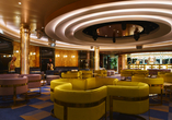 Die Lounge della Moda bietet auch im Innenbereich Ihres Schiffes bequeme Sitzmöglichkeiten.