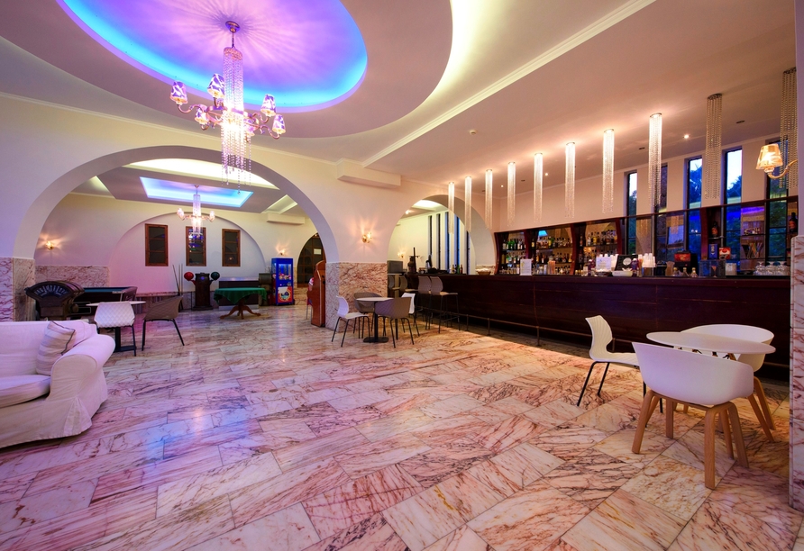 Wie wäre es mit einem leckeren Getränk an der Bar bzw. in der Lounge?