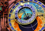 Bewundern Sie diverse Sehenswürdigkeiten wie die Astronomische Uhr von Prag.