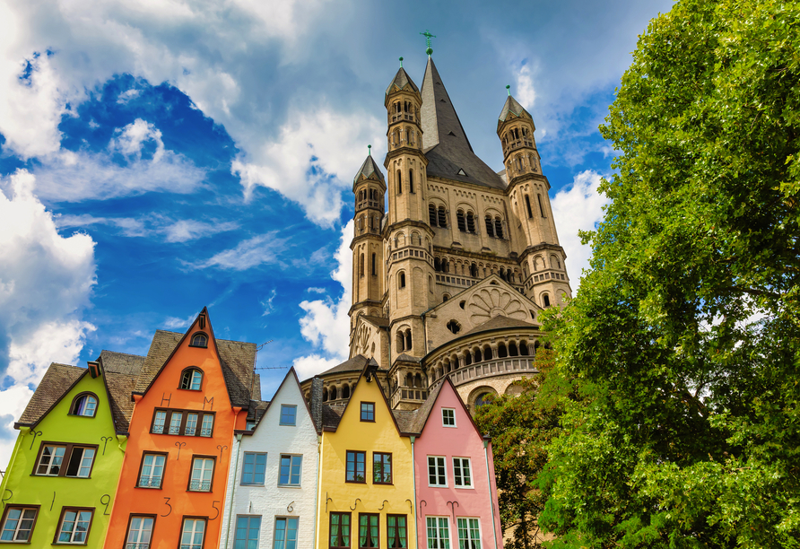 Die Kirche St. Martin in der Altstadt von Köln ist ebenfalls einen Besuch wert.