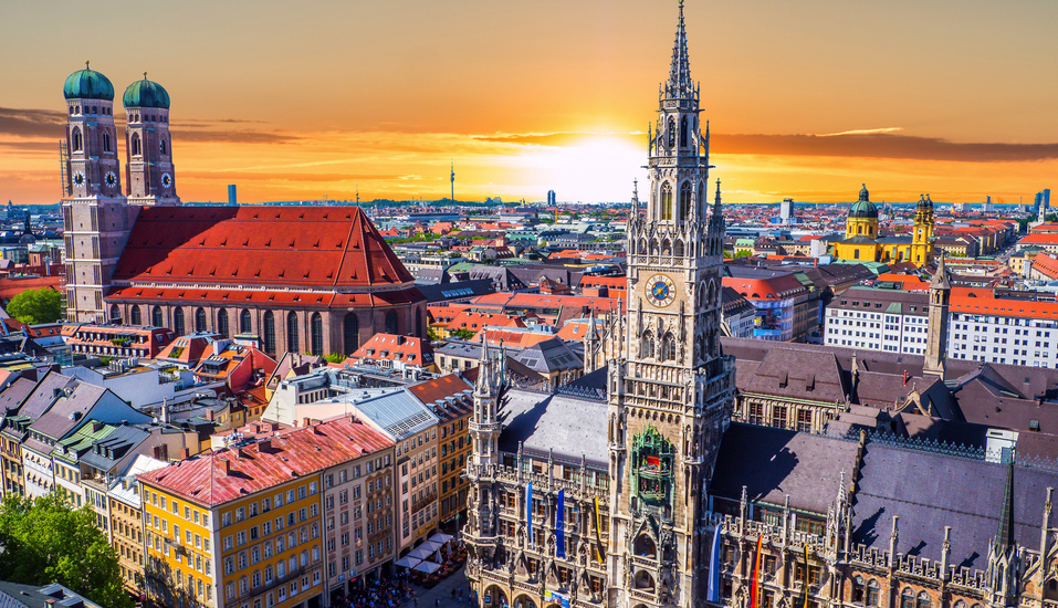 Genießen Sie während Ihres Urlaubs grandiose Ausblicke auf Münchens Top Sehenswürdigkeiten.