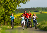 Unternehmen Sie gemeinsame Fahrradtouren durch die idyllische Naturlandschaft.