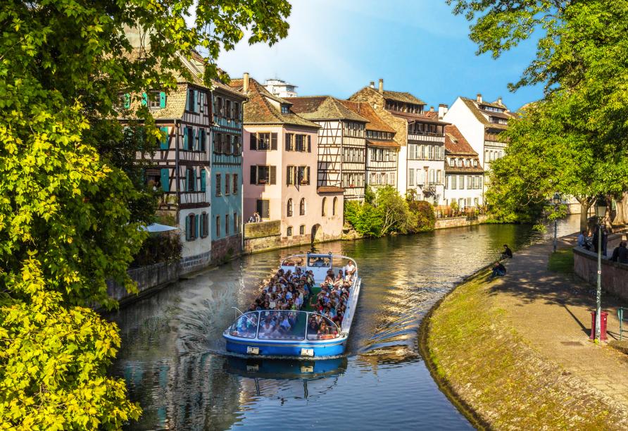 Die Ill ist so etwas wie die Seele des Elsass: Erkunden Sie Straßburg und die Region doch mal vom Wasser aus. 
