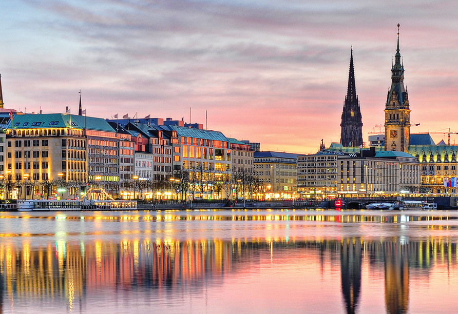 Ihre Kreuzfahrt beginnt im winterlichen Hamburg und bringt Sie auf die sonnigen Kanaren.