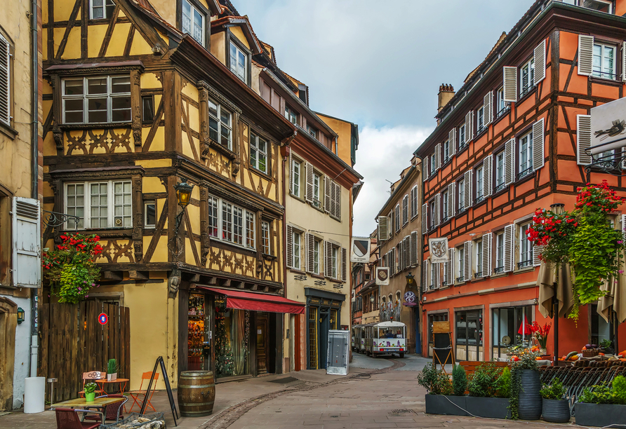 Die bunten, romantischen Gassen in Straßburg laden zum Schlendern und Bewundern ein.
