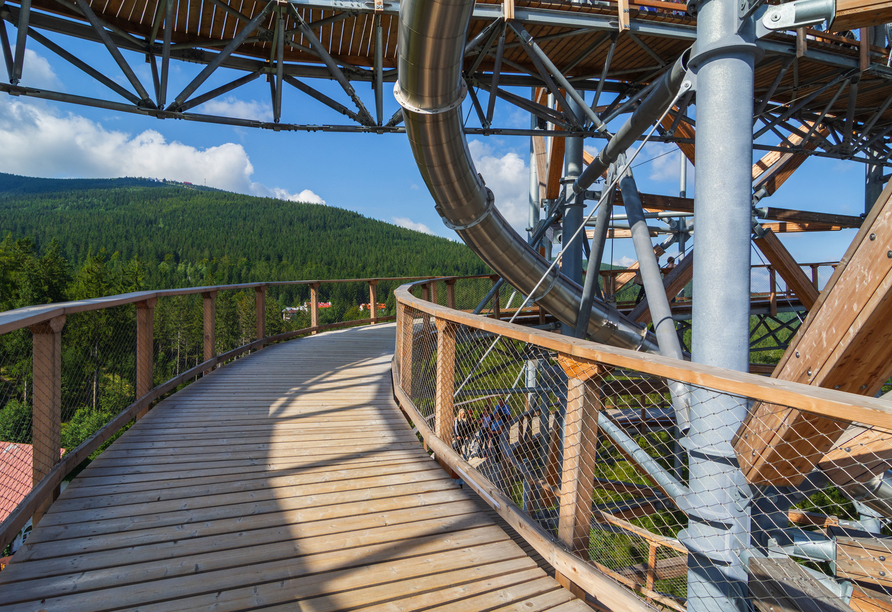 Erklimmen Sie den höchsten Aussichtsturm Polens in Bad Flinsberg und Sie werden mit einem grandiosen Blick belohnt!