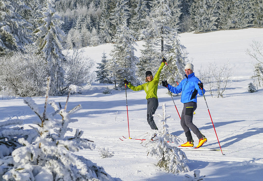 Wer bereits seinen Winterurlaub plant, kann sich hier auf das Skifahren im Bayerischen Wald freuen.