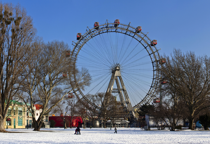 Drehen Sie eine Runde auf dem berühmten Riesenrad im Wiener Prater.